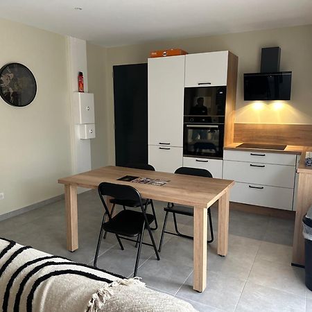 Maison T3 Dans Un Village Calme Saint-Mitre-les-Remparts Exteriör bild
