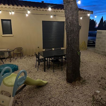 Maison T3 Dans Un Village Calme Saint-Mitre-les-Remparts Exteriör bild