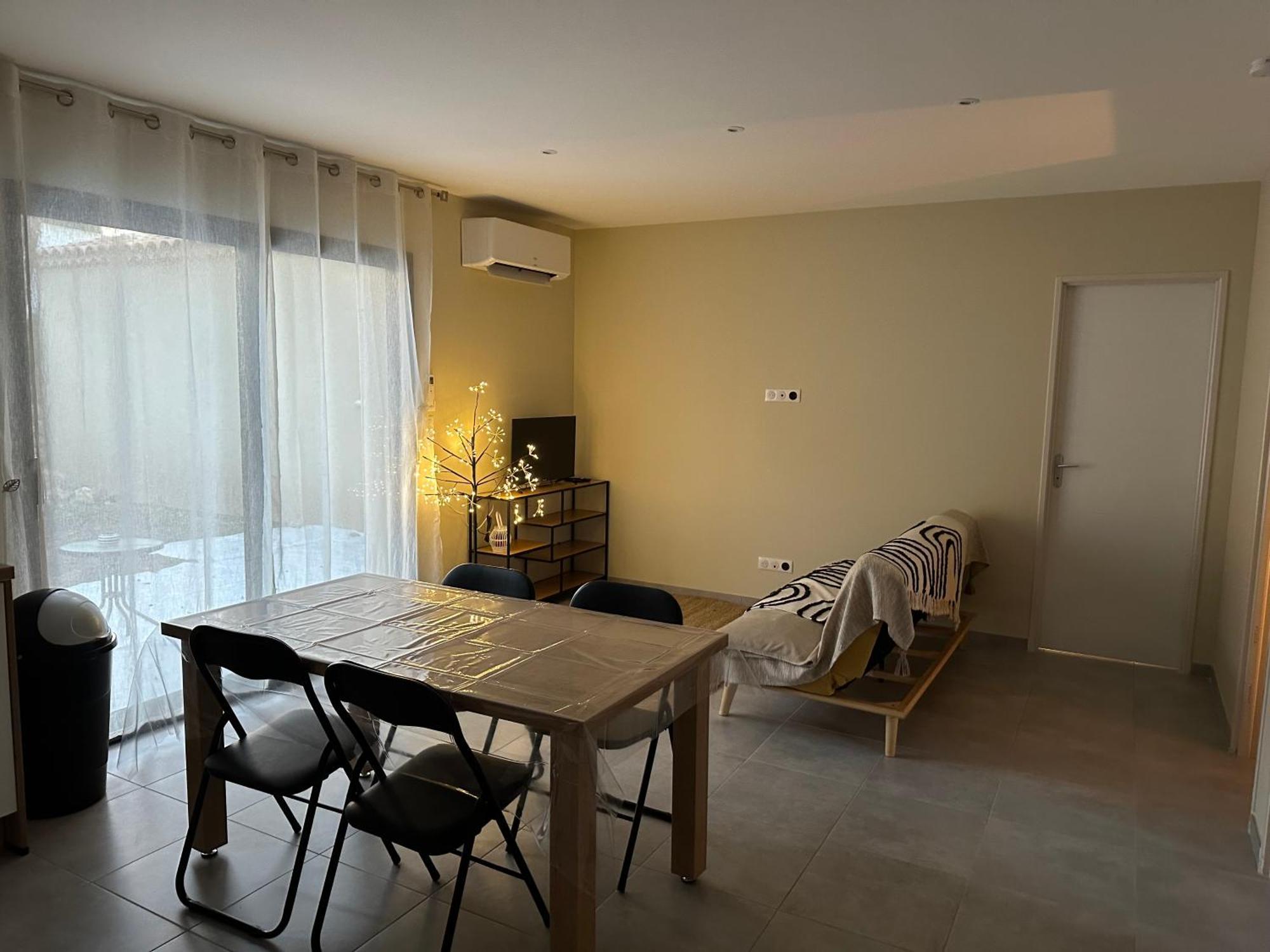 Maison T3 Dans Un Village Calme Saint-Mitre-les-Remparts Exteriör bild