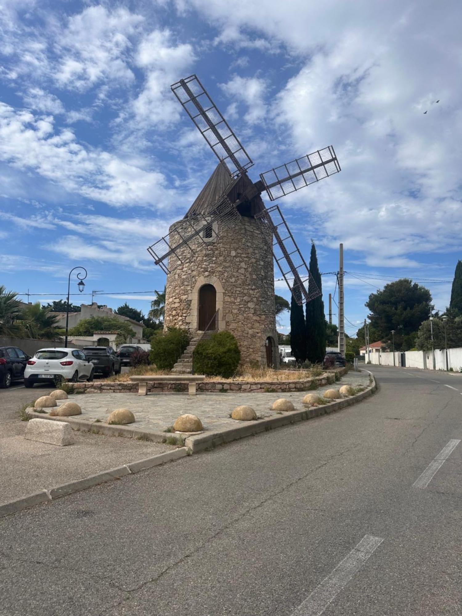 Maison T3 Dans Un Village Calme Saint-Mitre-les-Remparts Exteriör bild